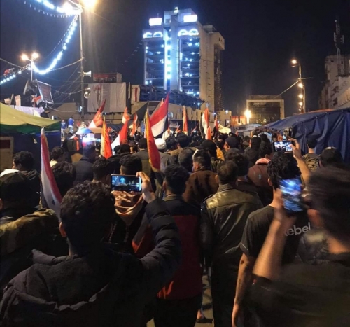 دخول أعداد كبيرة إلى ساحة التحرير 
