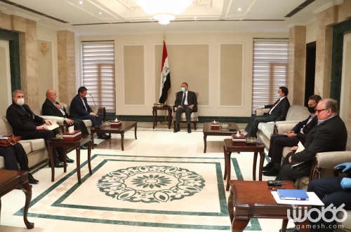 الكاظمي يستقبل رئيس البنك المركزي الإيراني 