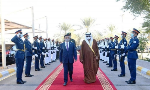 وزير الدفاع يزور الامارات