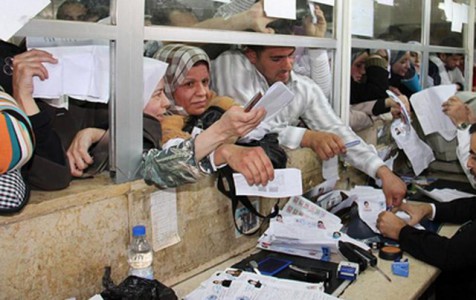 الهجرة تصرف الوجبة الثالثة من المنح المالية للنازحين عبر البطاقة الذكية