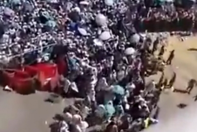 بالفيديو..لحظة التدافع الكبير للحجاج في مِنى 