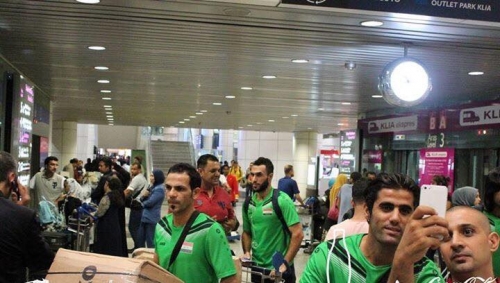 بالصور.. المنتخب الوطني يصل الى ماليزيا لمواجهتي كوريا الشمالية
