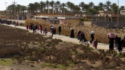 الهجرة: نزوح أكثر من 12 الف عائلة من الشرقاط ومناطق جنوب الموصل