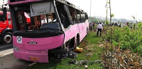 مصرع واصابة 23 شخصاً باصطدام حافلتين غرب طهران