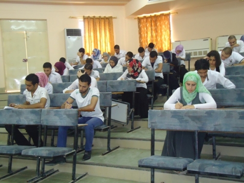 التعليم العالي تدعو الطلبة المرقنة قيودهم لاستكمال اجراءاتهم القانونية