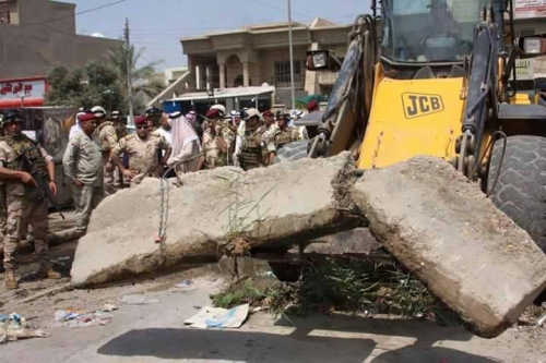بالصور.. فتح طرق ورفع كتل كونكريتية في العامرية