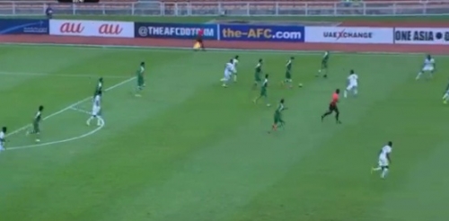 بالفيديو.. بدء مباراة العراق والسعودية
