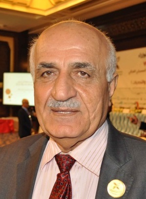 خبير اقتصادي: منح الموظفين إجازة طويلة سيزيد البطالة 
