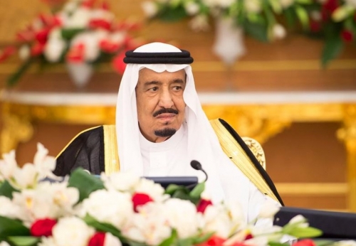 السعودية: تخفيض كبير لرواتب وامتيازات المسؤولين يشمل السيارات