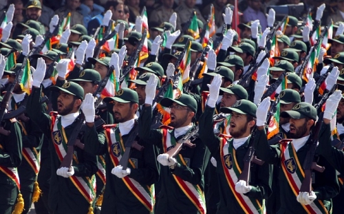 ايران: تفكيك خلية لداعش خططت لعمليات انتحارية بصلاة الجمعة في طهران