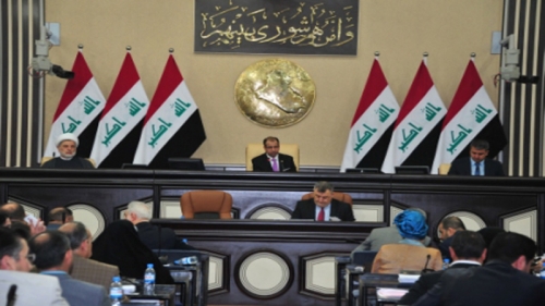 نائب يكشف عن خلافات برلمانية حول إجازة الخمس سنوات