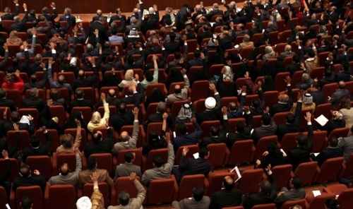 البرلمان يوافق على منح الموظف اجازة لأربع سنوات براتب أسمي كامل 