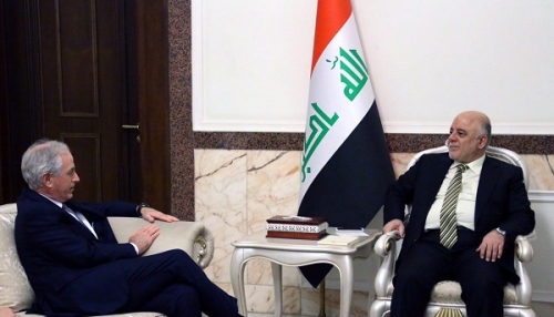 سيناتور امريكي للعبادي :ندعم العراق في حربه ضد الإرهاب والمجالات الاخرى