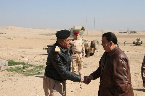 وزير الدفاع يصل الى أيمن الموصل ويتفقد عمليات التحرير