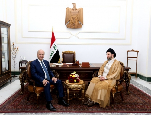 صالح والحكيم يؤكدان الإسراع في إجراء الإصلاحات السياسية والاقتصادية