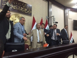 فوضى واحتجاجات النواب بجلسة اليوم
