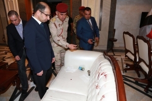 كاميرا البرلمان تكشف عن تفاصيل جديدة حول دماء أريكة الجبوري